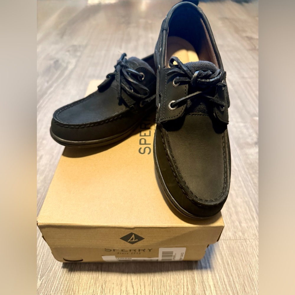 Women’s Sperry Top-Sider black on black boat shoe